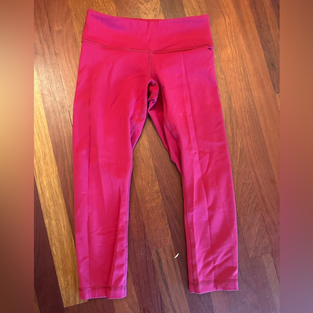 “Vintage” Lululemon low waist cropped magenta size 4 legging